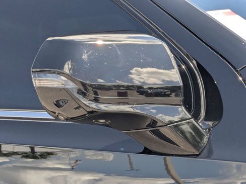 Used 2025 Chevrolet Tahoe High Country RWD image 14