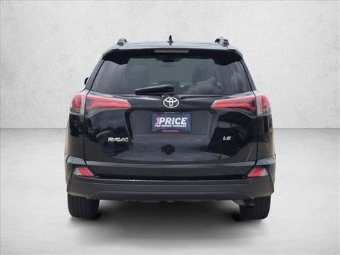 Used 2017 Toyota RAV4 LE FWD image 6