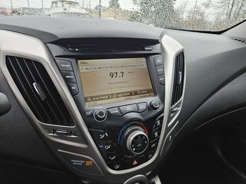 Used 2012 Hyundai Veloster w/ Style Pkg FWD image 28