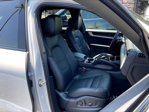 Used 2026 Porsche Cayenne S AWD/4WD image 7