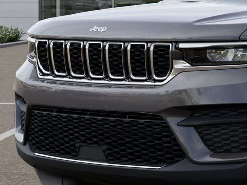 New 2025 Jeep Grand Cherokee Laredo X w/ Trailer Tow Package image 11