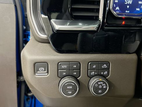 Used 2024 Chevrolet Silverado 1500 LTZ AWD/4WD image 18