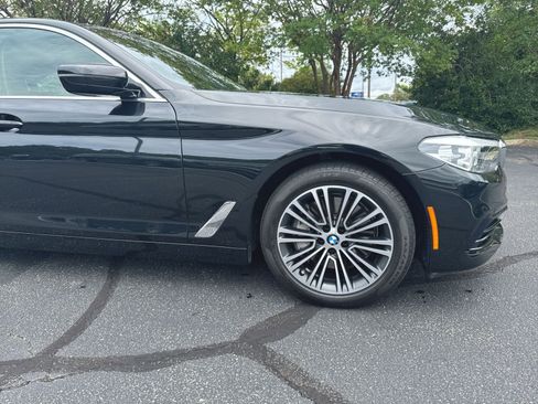 Used 2020 BMW 540i w/ Premium Package RWD image 2