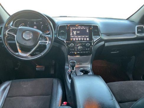 Used 2021 Jeep Grand Cherokee Laredo X image 17