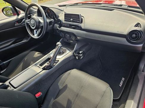 Used 2017 MAZDA MX-5 Miata Sport RWD image 11