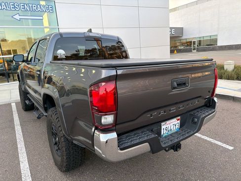 Used 2021 Toyota Tacoma SR5 RWD image 19