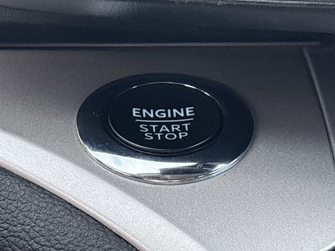 Used 2024 Ford Explorer XLT w/ Equipment Group 202A image 30