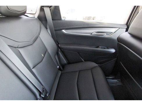 New 2026 Cadillac XT5 Luxury image 11