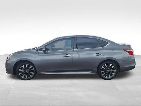 Used 2019 Nissan Sentra SR FWD image 4