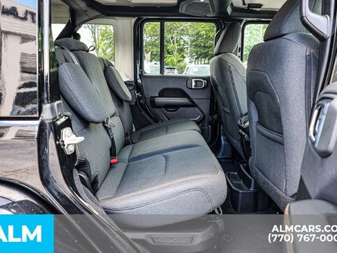 Used 2024 Jeep Wrangler Unlimited Sahara AWD/4WD image 22