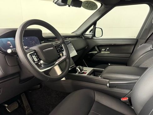 Certified 2025 Land Rover Range Rover SV image 16
