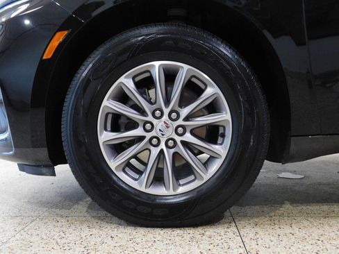 Used 2024 Buick Enclave Essence image 19