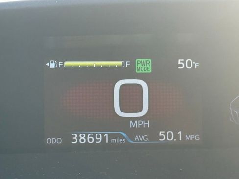 Used 2022 Toyota Prius LE image 10