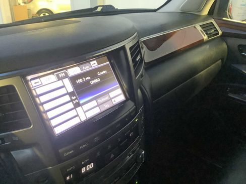 Used 2013 Lexus LX 570 4WD w/ Luxury Pkg image 17