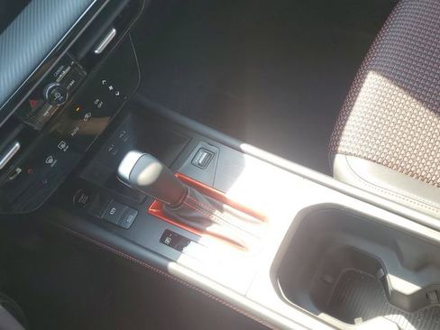 Certified 2025 Nissan Kicks SR FWD image 29