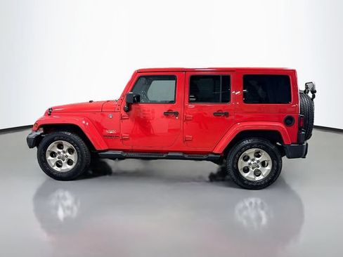 Used 2013 Jeep Wrangler Unlimited Sahara w/ Connectivity Group AWD/4WD image 9