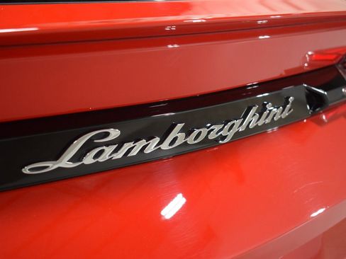 Used 2019 Lamborghini Urus AWD/4WD image 10