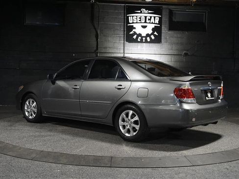 Used 2005 Toyota Camry LE image 3
