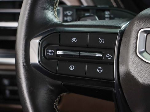 Used 2025 GMC Yukon Denali Ultimate AWD/4WD image 14