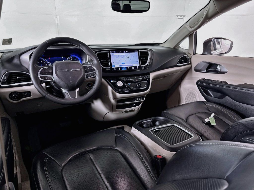 Used 2022 Chrysler Pacifica Touring-L FWD image 29