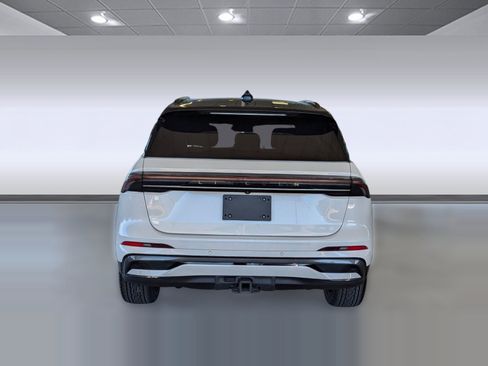 Used 2024 Lincoln Nautilus Reserve w/ Equipment Group 202A image 10