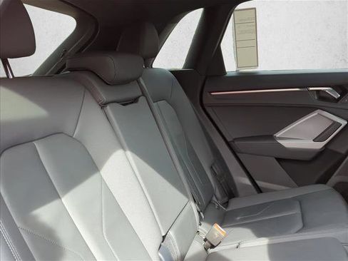 Used 2023 Audi Q3 2.0T Premium image 21