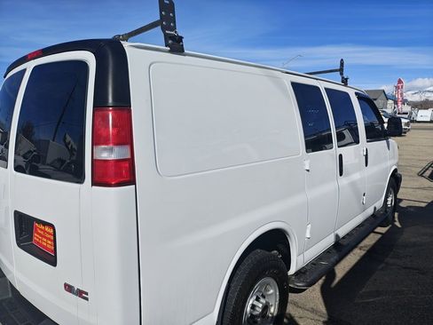 Used 2017 GMC Savana 2500 image 4