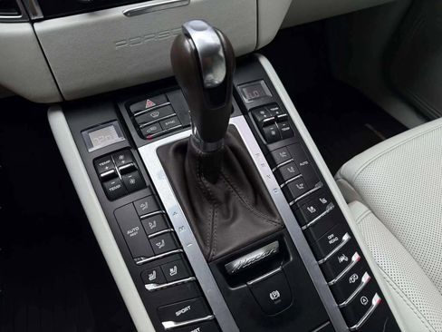 Used 2018 Porsche Macan GTS image 28