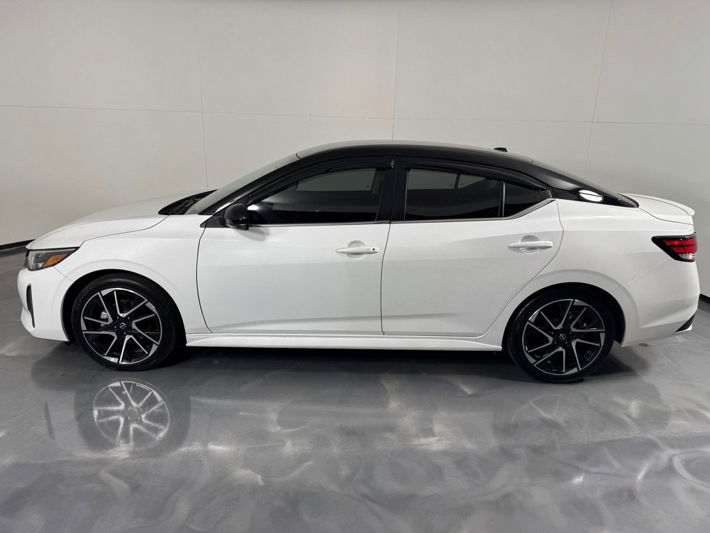 Used 2024 Nissan Sentra SR w/ Trunk Package FWD image 8