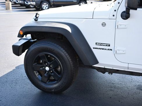 Used 2015 Jeep Wrangler Sport w/ Quick Order Package 24S AWD/4WD image 9