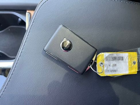 Used 2024 Volvo XC90 B6 Plus image 39