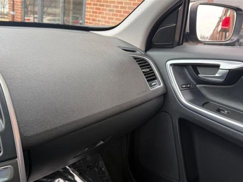 Used 2016 Volvo XC60 T5 Premier image 33