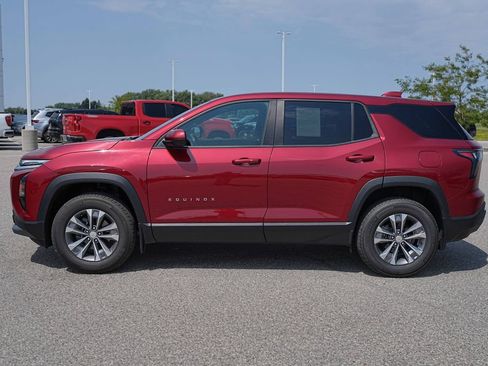 Used 2026 Chevrolet Equinox LT AWD/4WD image 10