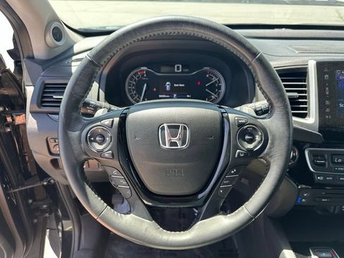 Used 2017 Honda Pilot Elite image 19