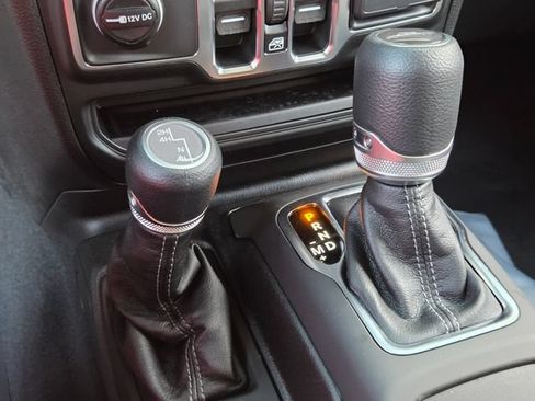 New 2026 Jeep Gladiator Sport AWD/4WD image 9