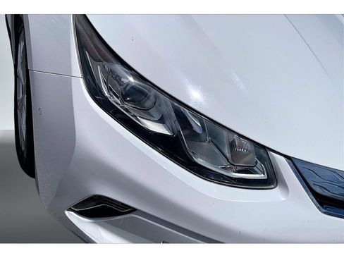 Used 2017 Chevrolet Volt Premier w/ Driver Confidence Package FWD image 32