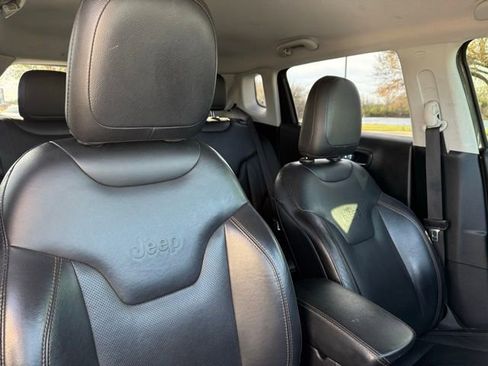 Used 2019 Jeep Compass Limited AWD/4WD image 11