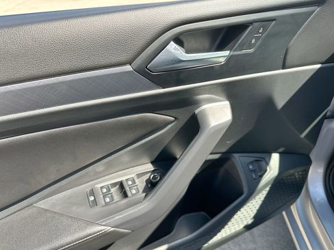 Used 2024 Volkswagen Jetta SE FWD image 13