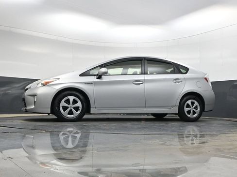 Used 2015 Toyota Prius Two image 27
