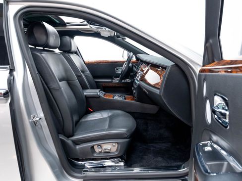 Used 2012 Rolls-Royce Ghost RWD image 30
