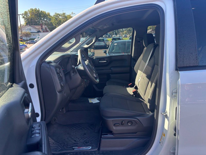 Used 2025 Chevrolet Silverado 1500 Custom Trail Boss AWD/4WD image 9
