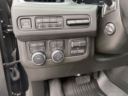 Used 2024 GMC Yukon XL Denali w/ Advanced Technology Package image 14