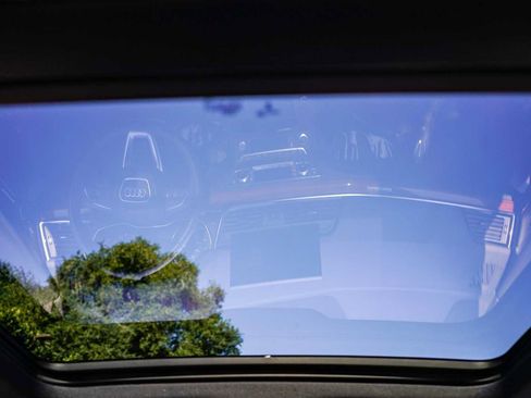 Used 2023 Audi Q5 2.0T Premium w/ Convenience Package image 11