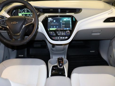 Used 2018 Chevrolet Bolt Premier w/ Driver Confidence II Package image 11