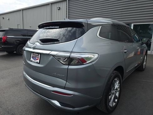 Used 2023 Buick Enclave Avenir FWD image 3