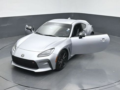 Used 2022 Toyota GR86 Premium RWD image 51