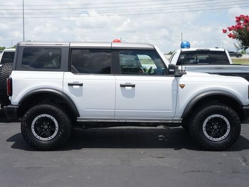 Certified 2023 Ford Bronco Badlands w/ Sasquatch Package AWD/4WD image 5