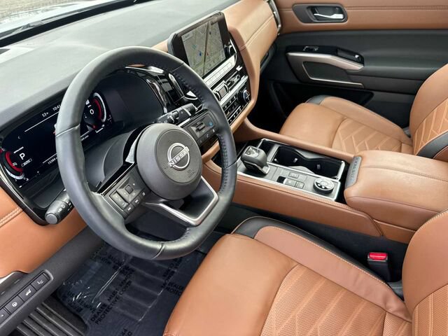 Used 2024 Nissan Pathfinder Platinum AWD/4WD image 10