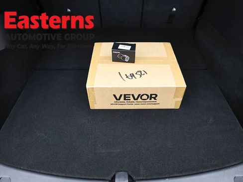 Used 2022 Tesla Model Y Long Range image 9