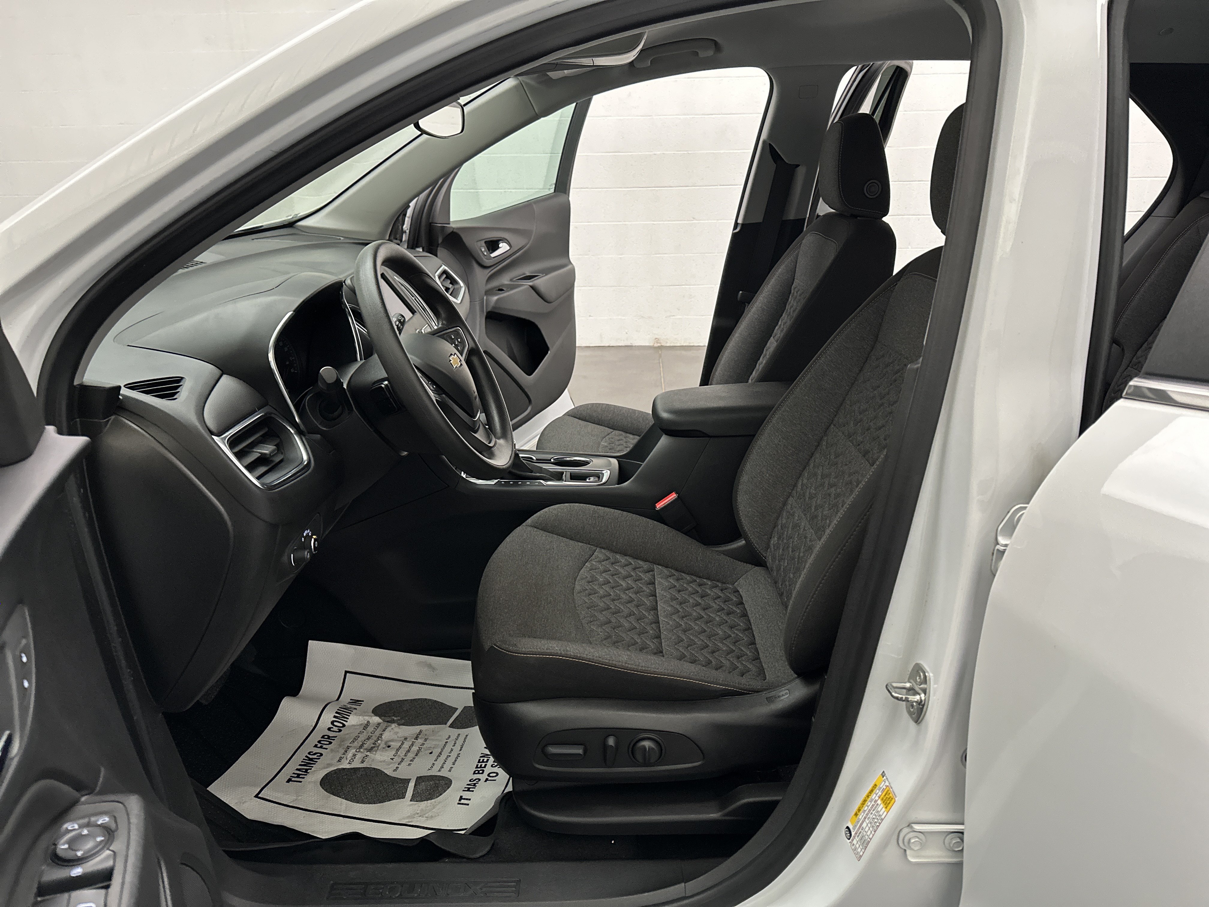 Used 2023 Chevrolet Equinox LT w/ LPO, Floor Liner Package AWD/4WD image 18